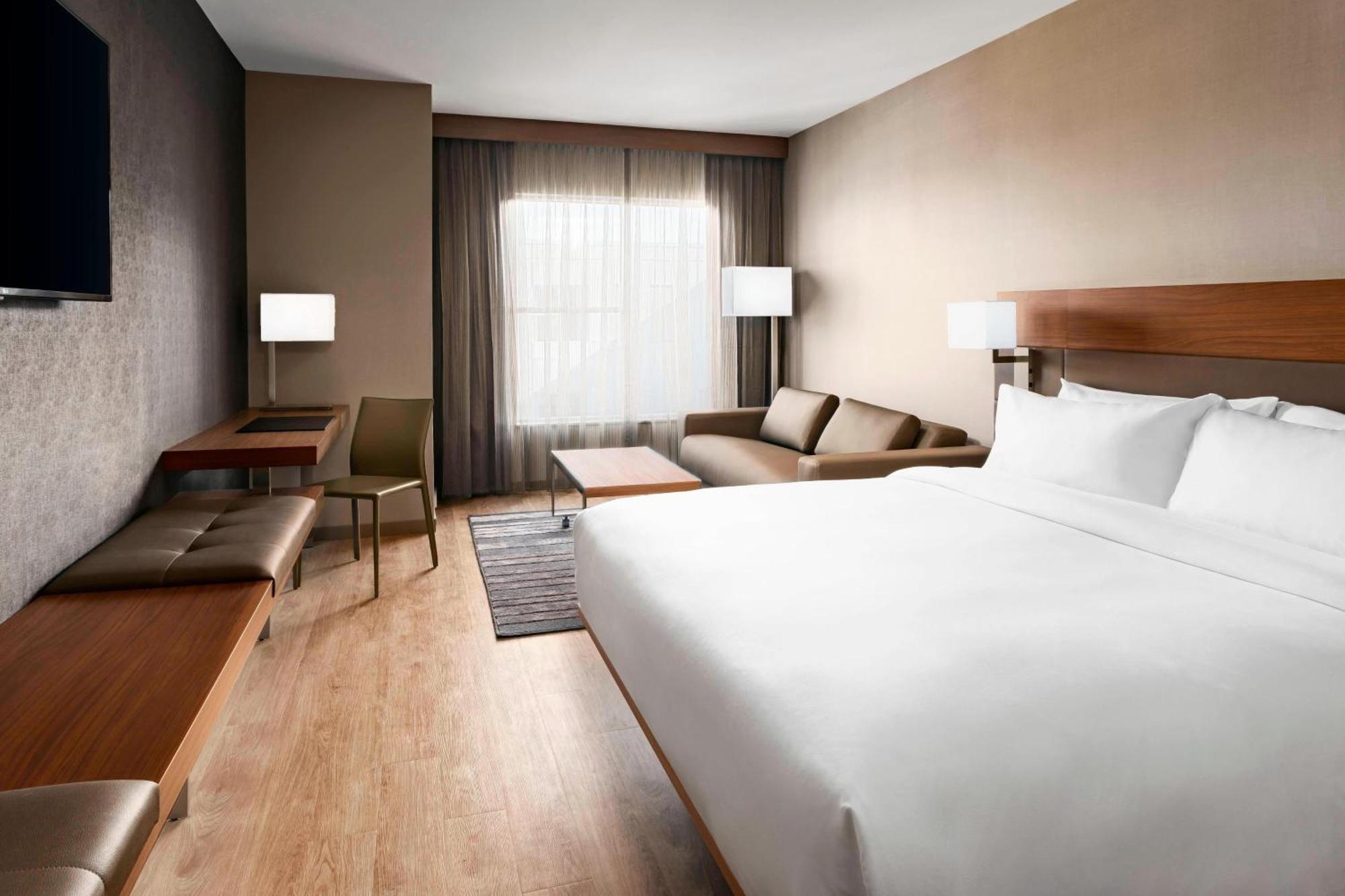 Ac Hotel By Marriott Chapel Hill Downtown Экстерьер фото