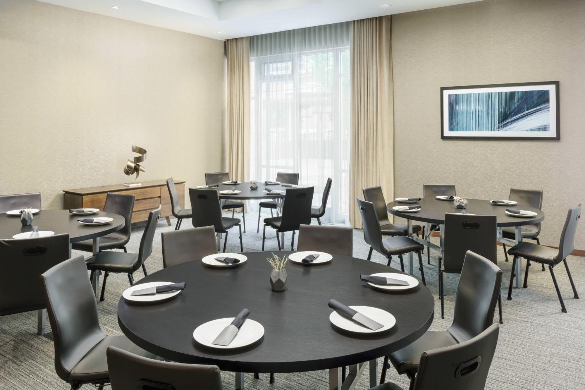 Ac Hotel By Marriott Chapel Hill Downtown Экстерьер фото