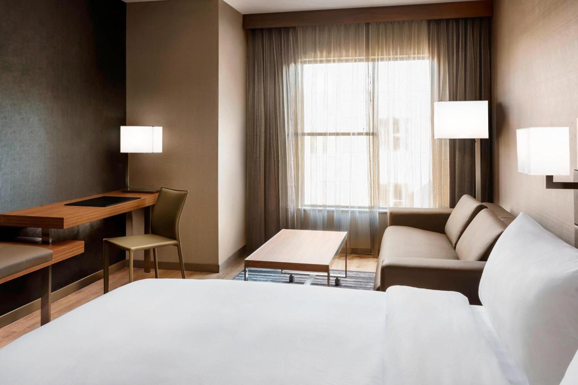 Ac Hotel By Marriott Chapel Hill Downtown Экстерьер фото