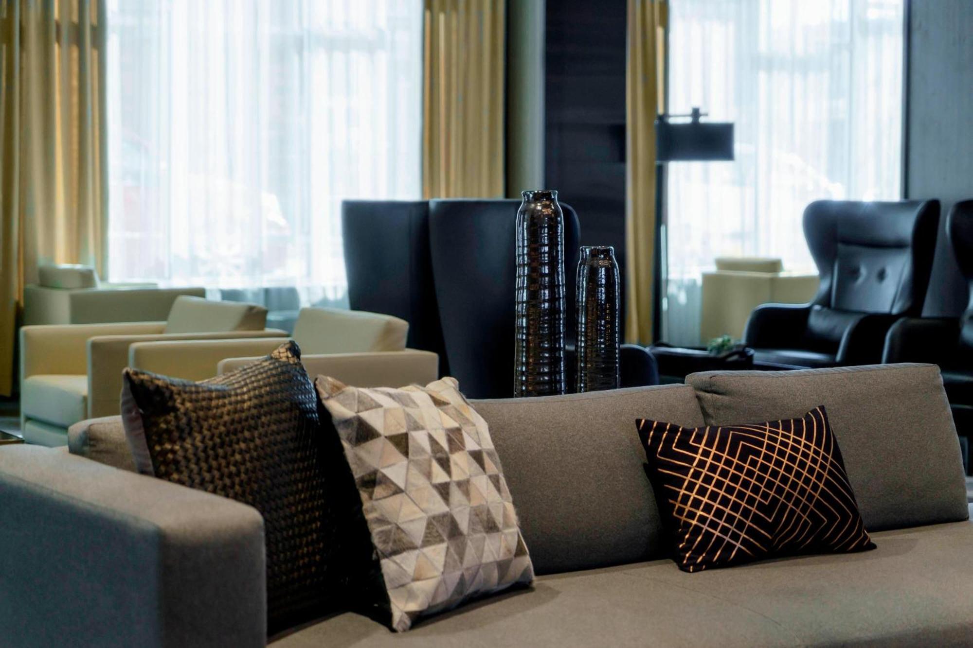 Ac Hotel By Marriott Chapel Hill Downtown Экстерьер фото